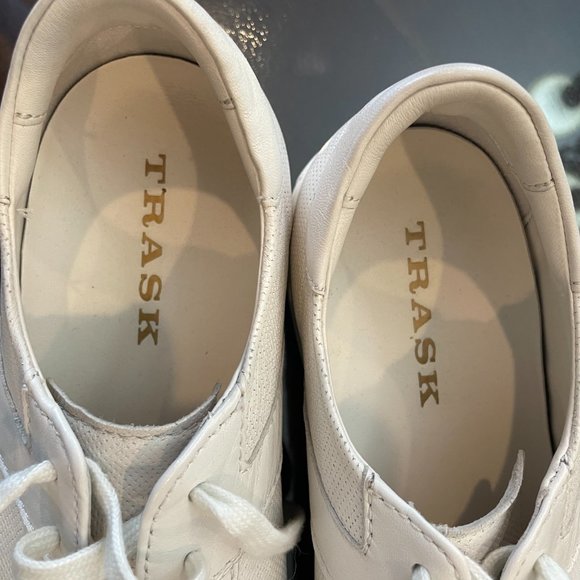 Men's Tennis Shoes - Picture 2 of 2